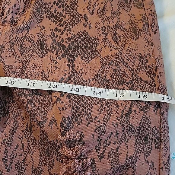 🦋 EASEL Distressed Skinny Jeans ANIMAL print size S (26) Jr's. - Picture 13 of 14